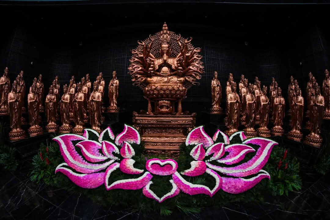 Núi Bà Đen đón đại biểu về tham dự đại lễ Vesak 2025- Ảnh 4. Núi Bà Đen đón đại biểu về tham dự đại lễ Vesak 2025- Ảnh 4.