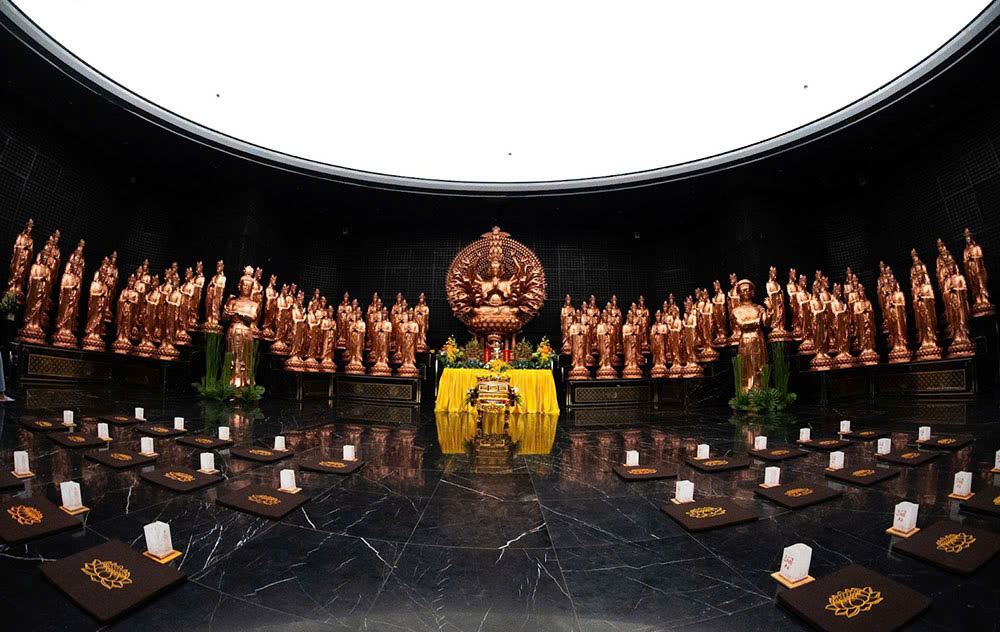 Núi Bà Đen đón đại biểu về tham dự đại lễ Vesak 2025- Ảnh 5. Núi Bà Đen đón đại biểu về tham dự đại lễ Vesak 2025- Ảnh 5.