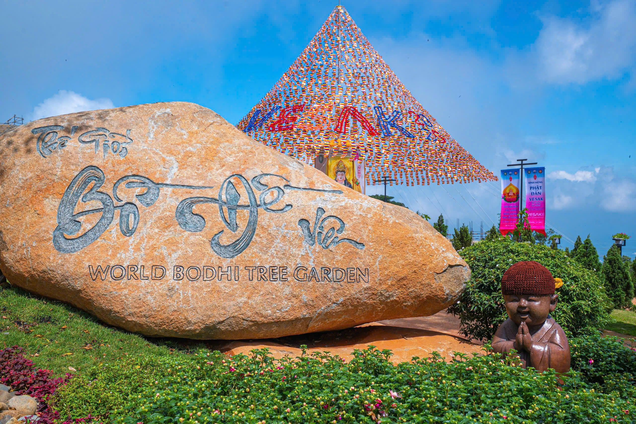 Núi Bà Đen đón đại biểu về tham dự đại lễ Vesak 2025- Ảnh 11. Núi Bà Đen đón đại biểu về tham dự đại lễ Vesak 2025- Ảnh 11.
