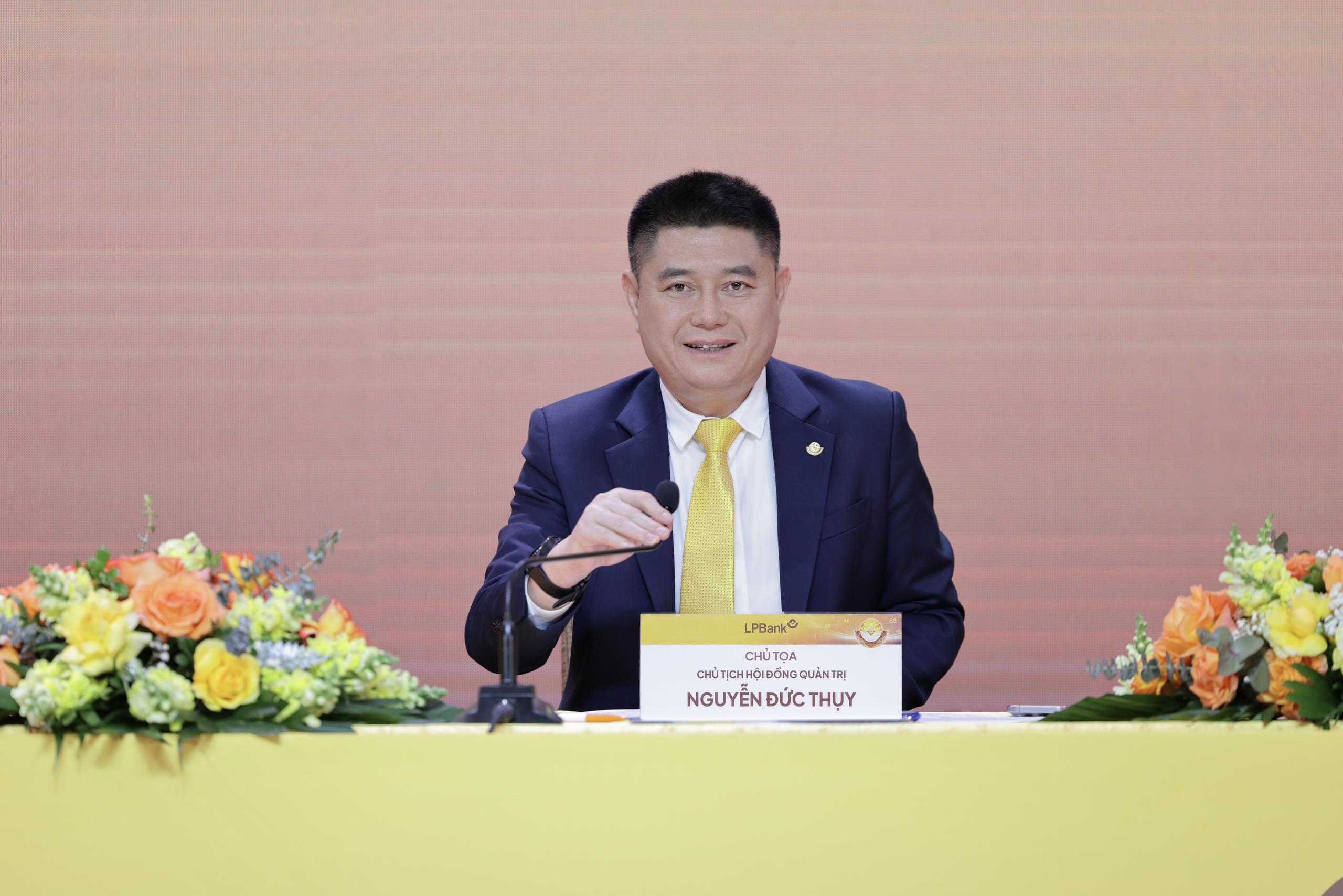 Chủ tịch LPBank Nguyễn Đức Thuỵ sắp nhận gần 180 tỷ đồng tiền cổ tức - Ảnh 1. Chủ tịch LPBank Nguyễn Đức Thuỵ sắp nhận gần 180 tỷ đồng tiền cổ tức - Ảnh 1.