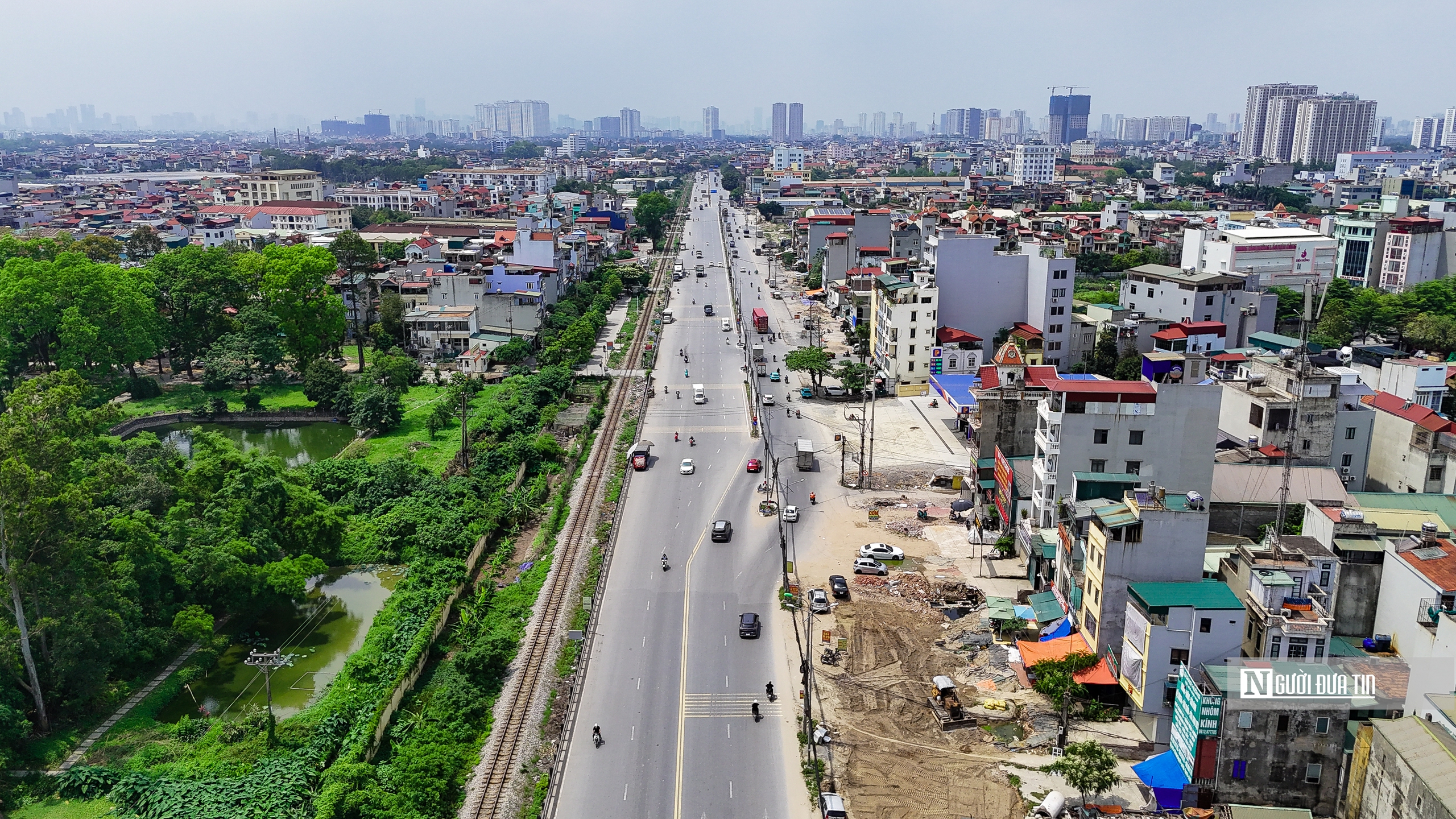 Hà Nội: Hình ảnh ngổn ngang tại dự án mở rộng đường gần 900 tỷ đồng- Ảnh 2. Hà Nội: Hình ảnh ngổn ngang tại dự án mở rộng đường gần 900 tỷ đồng- Ảnh 2.