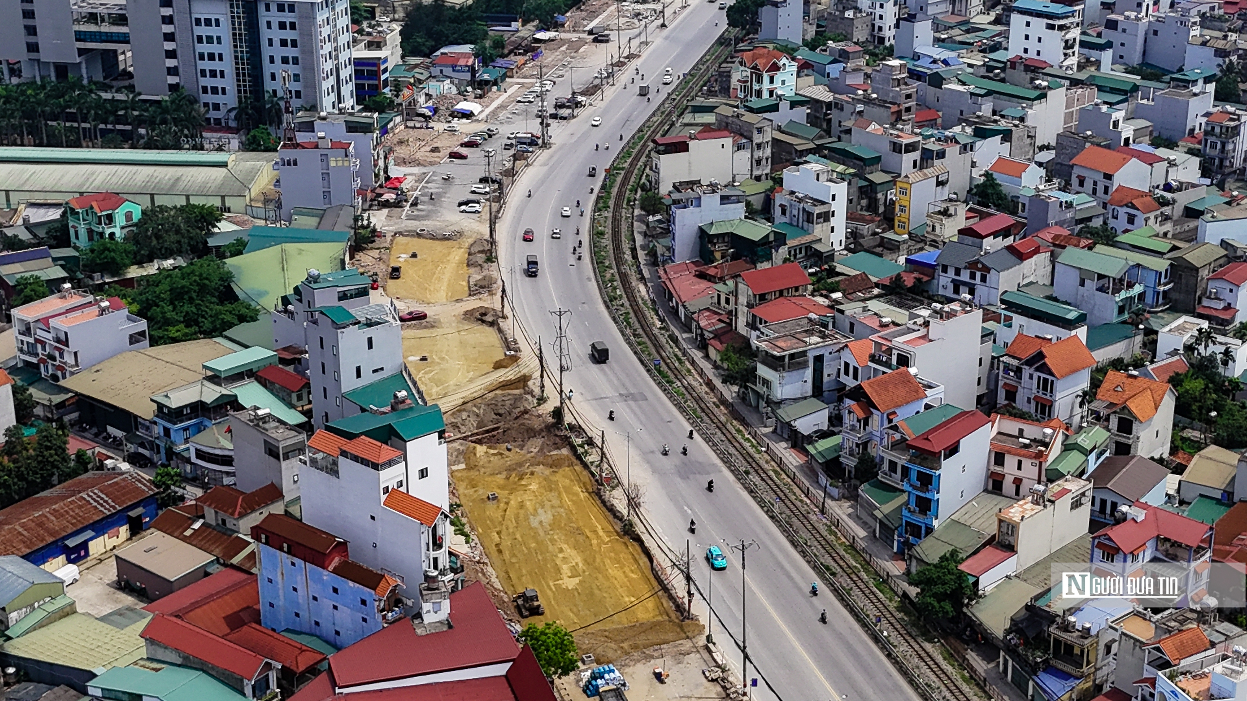 Hà Nội: Hình ảnh ngổn ngang tại dự án mở rộng đường gần 900 tỷ đồng- Ảnh 7. Hà Nội: Hình ảnh ngổn ngang tại dự án mở rộng đường gần 900 tỷ đồng- Ảnh 7.