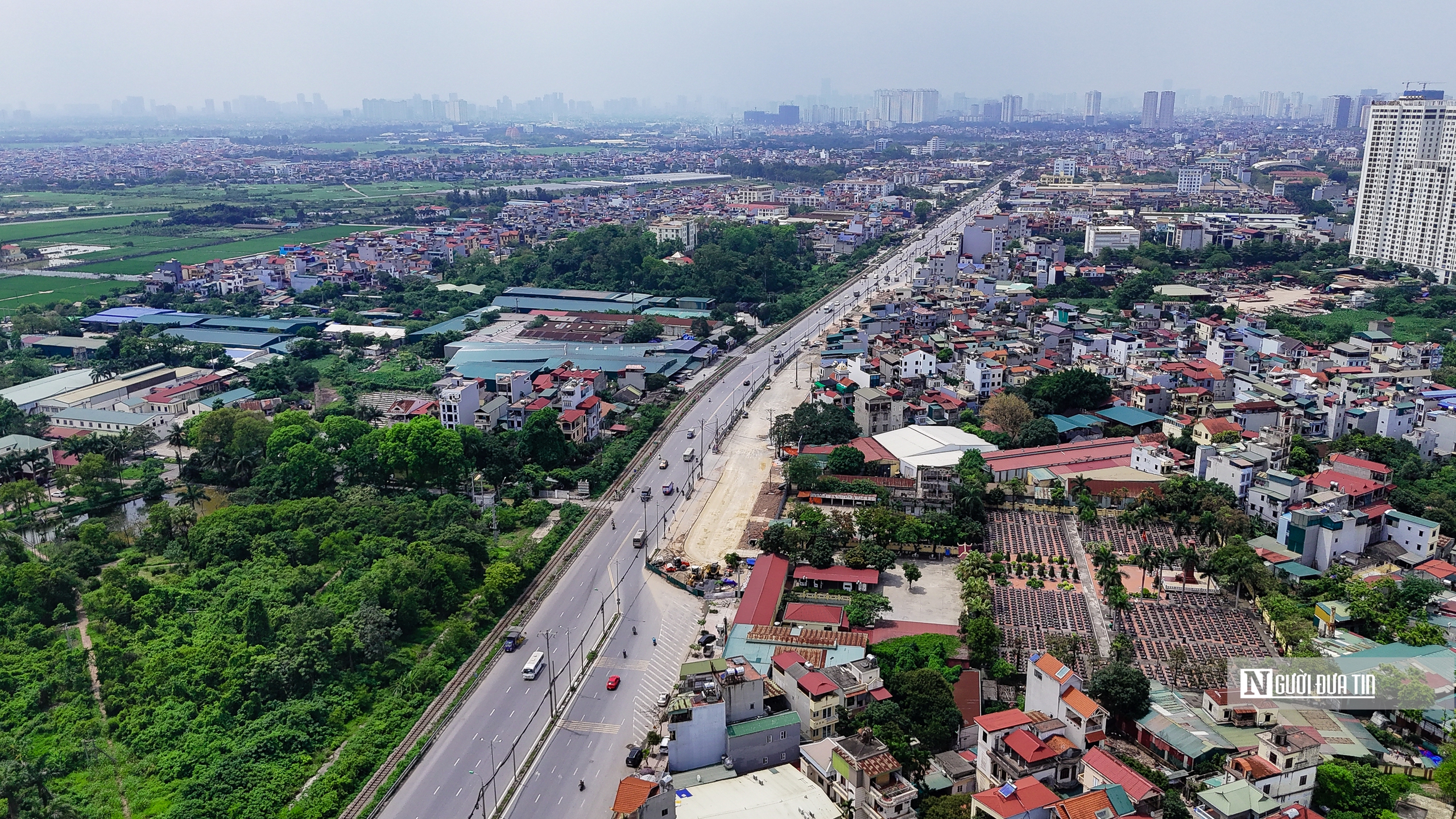 Hà Nội: Hình ảnh ngổn ngang tại dự án mở rộng đường gần 900 tỷ đồng- Ảnh 8. Hà Nội: Hình ảnh ngổn ngang tại dự án mở rộng đường gần 900 tỷ đồng- Ảnh 8.
