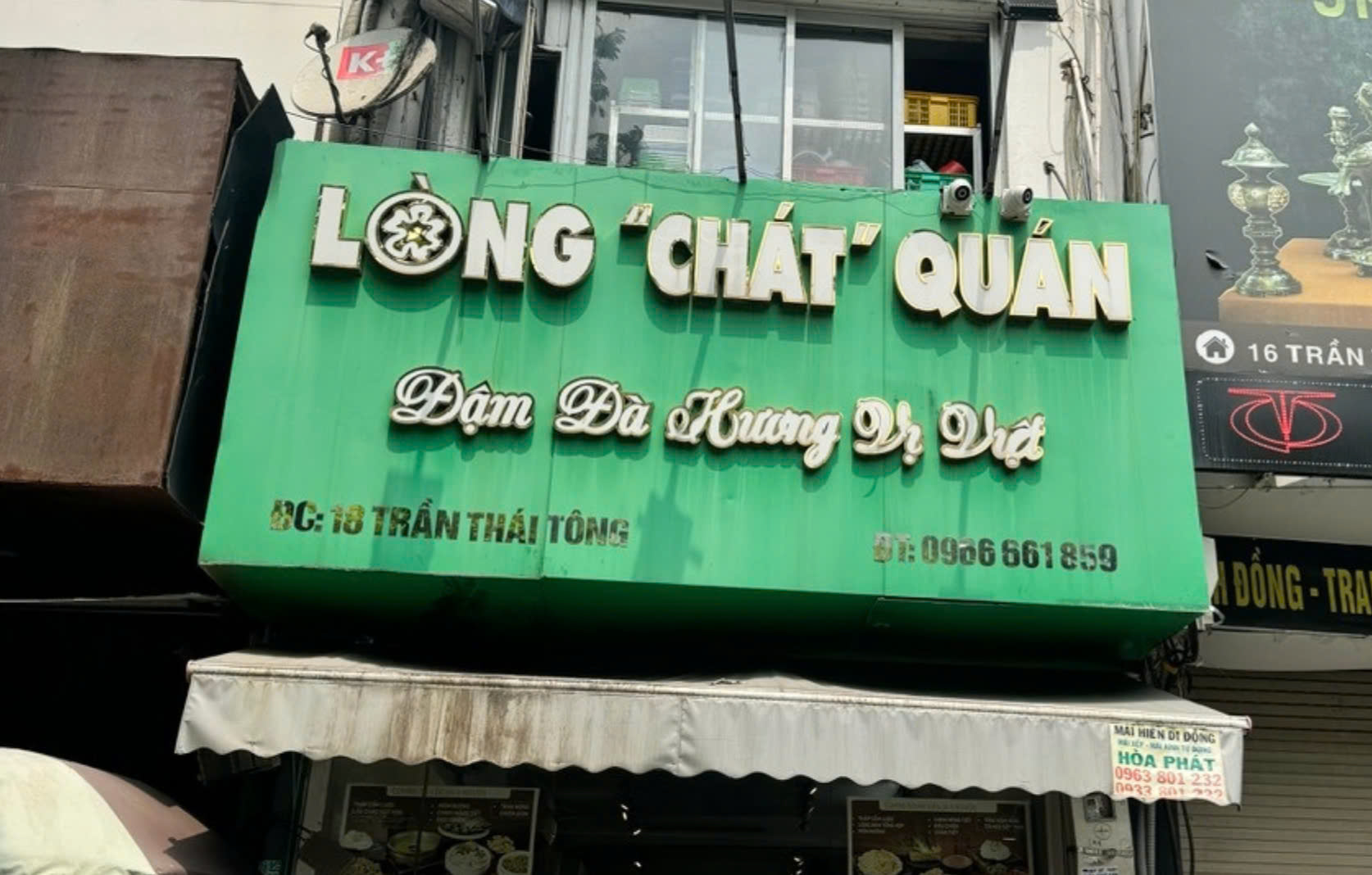 Hà Nội: Quán ăn khoe lòng xe điếu dài 40m bị kiểm tra đột xuất- Ảnh 1. Hà Nội: Quán ăn khoe lòng xe điếu dài 40m bị kiểm tra đột xuất- Ảnh 1.