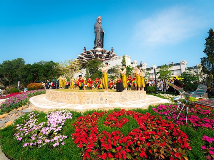 Những di sản văn hóa “độc lạ” chỉ có ở núi Bà Đen dịp đầu xuân
