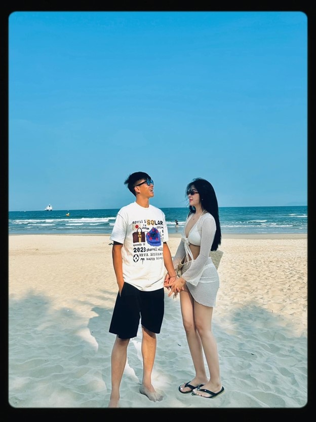 Thành quả ngọt ngào của "cặp đôi vàng" làng bóng, Phan Văn Đức và vợ là cô chủ khách sạn- Ảnh 2. Thành quả ngọt ngào của "cặp đôi vàng" làng bóng, Phan Văn Đức và vợ là cô chủ khách sạn- Ảnh 2.