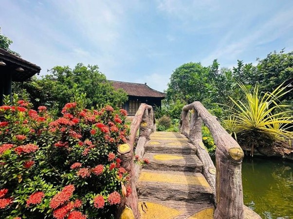 Danh hài giàu có bậc nhất showbiz Việt, sở hữu biệt phủ cổ giá cả trăm tỷ đồng- Ảnh 6. Danh hài giàu có bậc nhất showbiz Việt, sở hữu biệt phủ cổ giá cả trăm tỷ đồng- Ảnh 6.