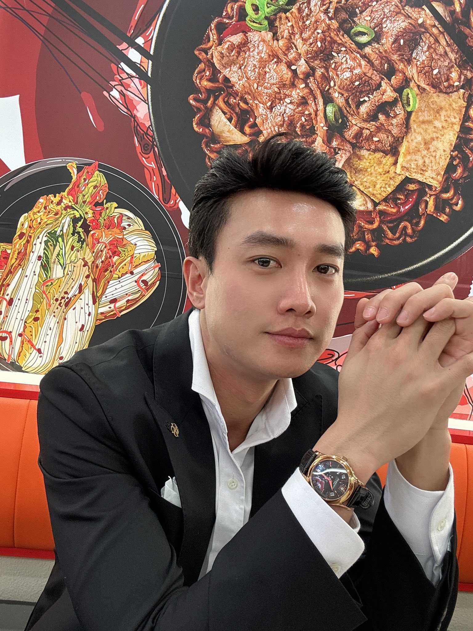 Nam thần là CEO sở hữu nhiều cửa hàng bề thế cùng khối tài sản hàng trăm tỷ đồng, U40 vẫn "ế"- Ảnh 2. Nam thần là CEO sở hữu nhiều cửa hàng bề thế cùng khối tài sản hàng trăm tỷ đồng, U40 vẫn "ế"- Ảnh 2.