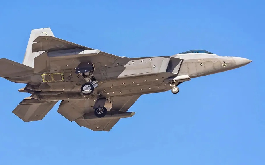 Tiêm kích F-22: 