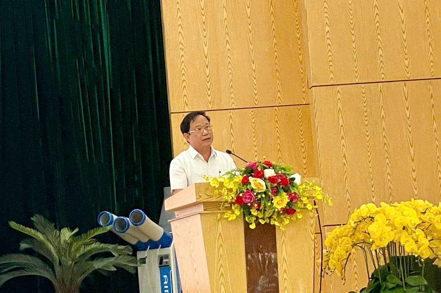 Ông Châu Văn Ngọ, Phó Chủ tịch UBND huyện Nam Giang phát biểu khai mạc hội nghị. Ông Châu Văn Ngọ, Phó Chủ tịch UBND huyện Nam Giang phát biểu khai mạc hội nghị.