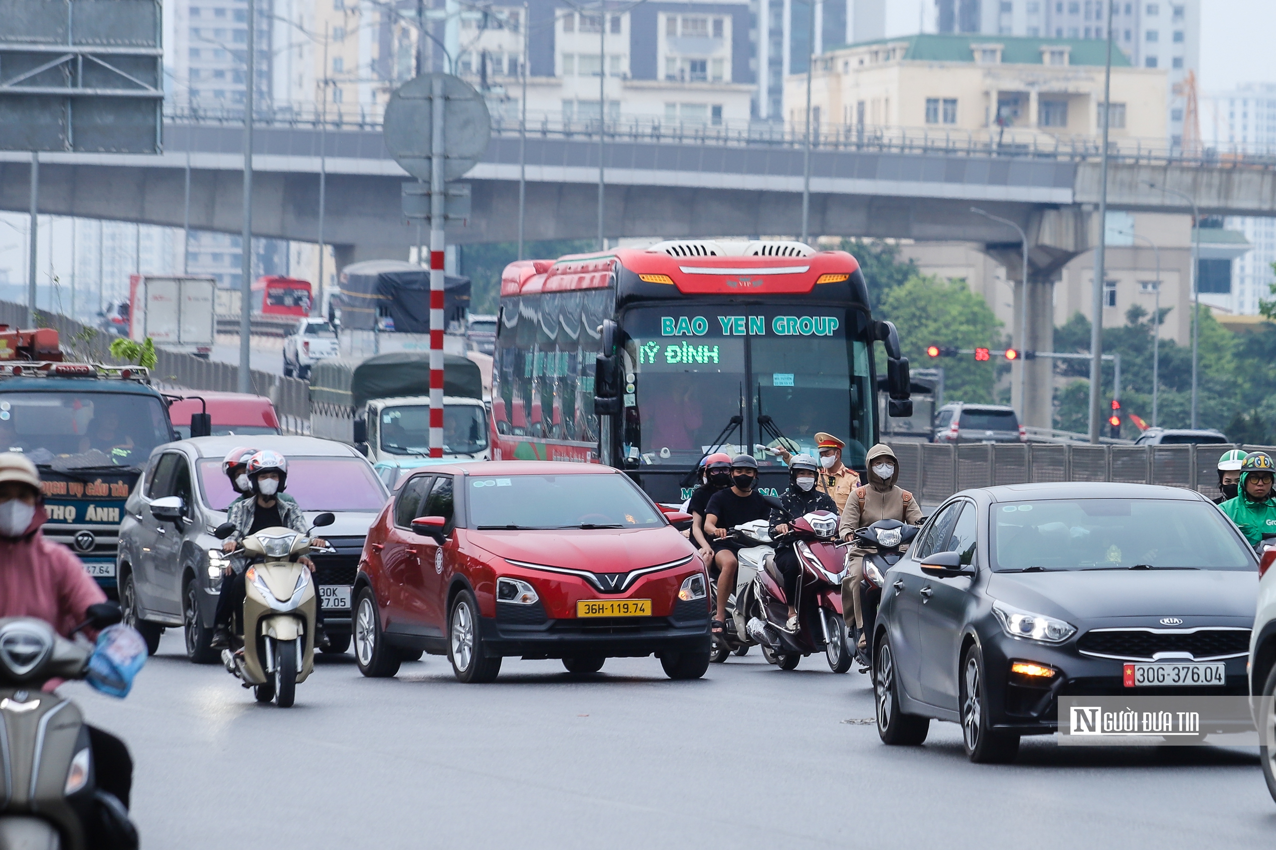Hà Nội tăng cường xử lý xe đón, trả khách sai quy định- Ảnh 9. Hà Nội tăng cường xử lý xe đón, trả khách sai quy định- Ảnh 9.