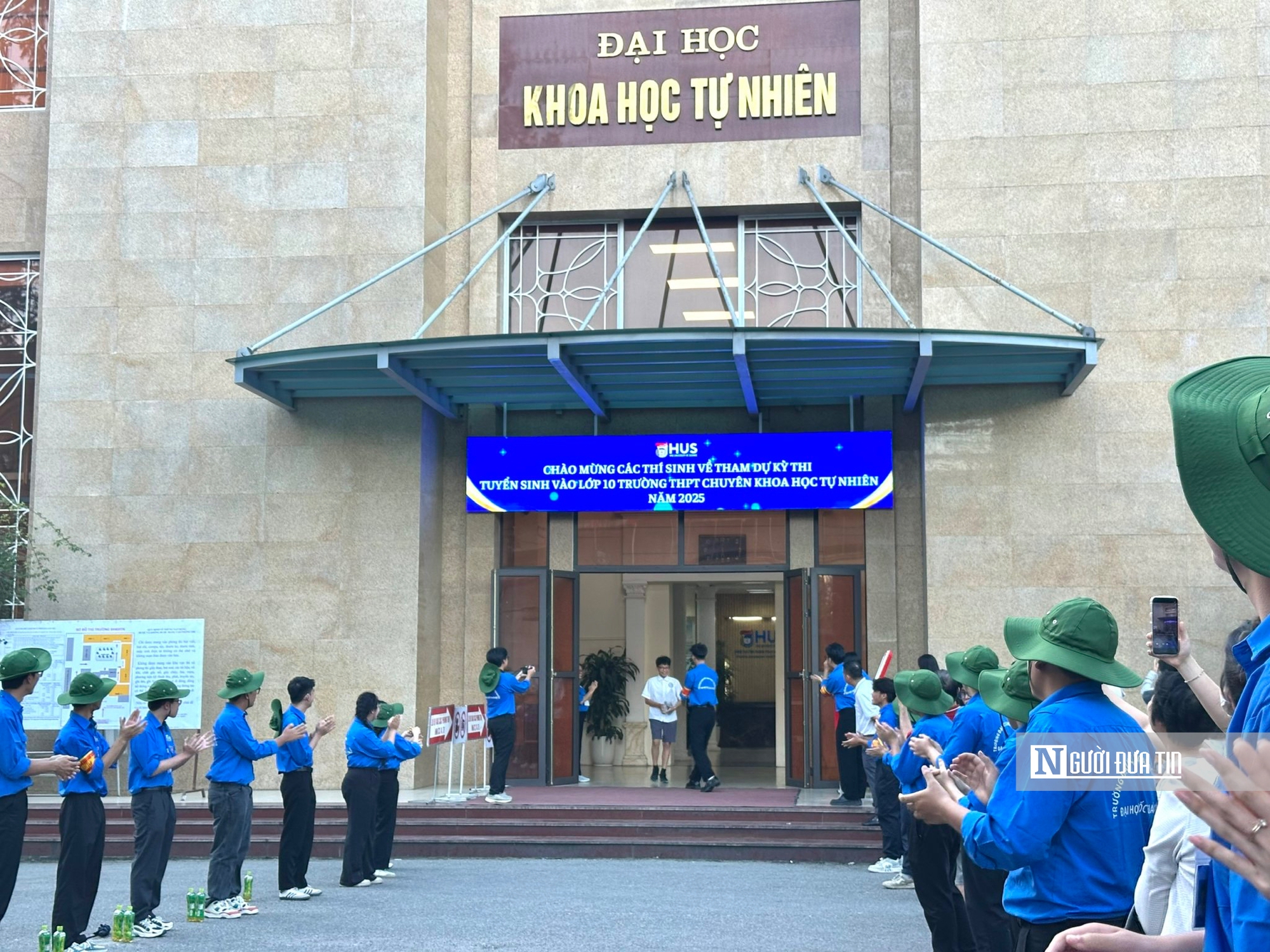 Đề Toán chuyên KHTN “làm khó” thí sinh, dự đoán đạt điểm trung bình- Ảnh 6. Đề Toán chuyên KHTN “làm khó” thí sinh, dự đoán đạt điểm trung bình- Ảnh 6.