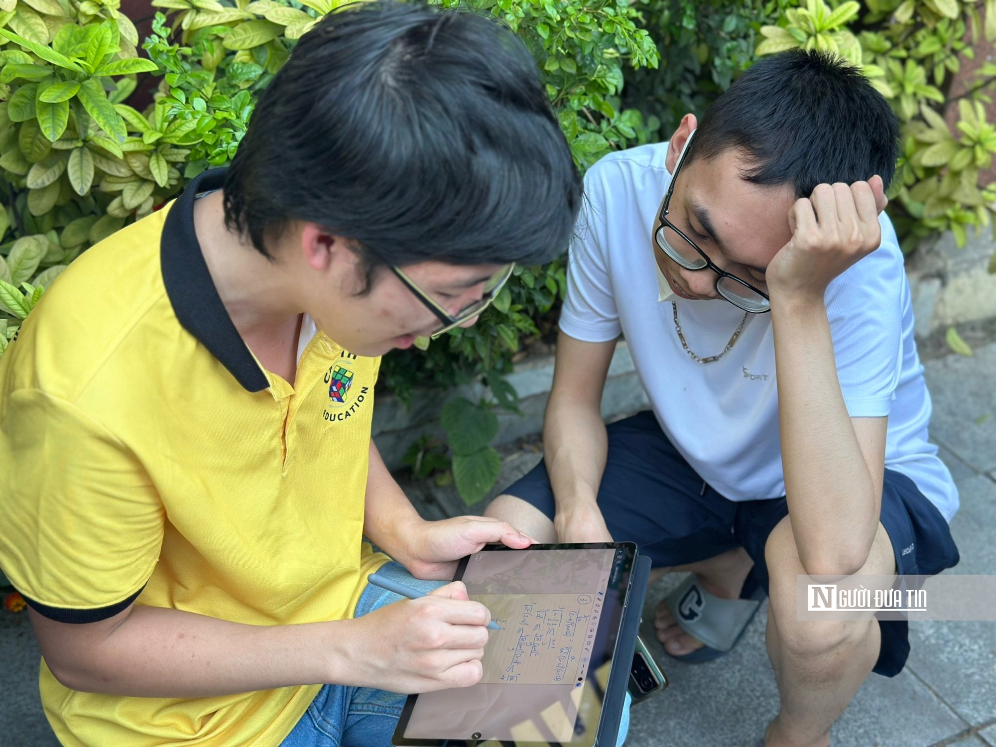 Đề Toán chuyên KHTN “làm khó” thí sinh, dự đoán đạt điểm trung bình- Ảnh 9. Đề Toán chuyên KHTN “làm khó” thí sinh, dự đoán đạt điểm trung bình- Ảnh 9.