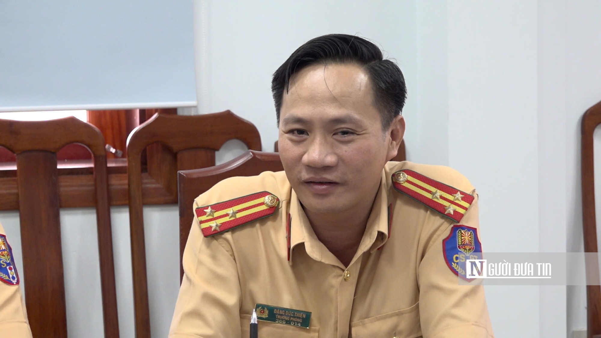 Phập phồng nỗi lo an toàn mùa cao điểm du lịch (kỳ 3): Chở quá tải dưới biển, xe "hết đát" trên bờ- Ảnh 14. Phập phồng nỗi lo an toàn mùa cao điểm du lịch (kỳ 3): Chở quá tải dưới biển, xe "hết đát" trên bờ- Ảnh 14.