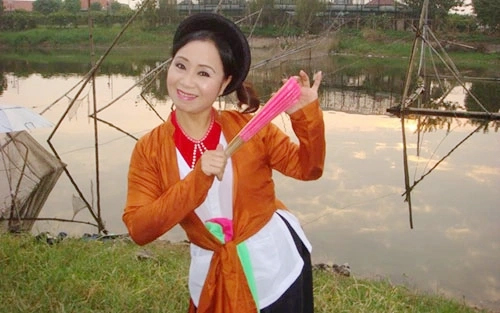 Tuổi xế chiều của NSND Minh Thu - con gái "vua hề chèo" Mạnh Tuấn, hôn nhân đổ vỡ gây tiếc nuối- Ảnh 5. Tuổi xế chiều của NSND Minh Thu - con gái "vua hề chèo" Mạnh Tuấn, hôn nhân đổ vỡ gây tiếc nuối- Ảnh 5.