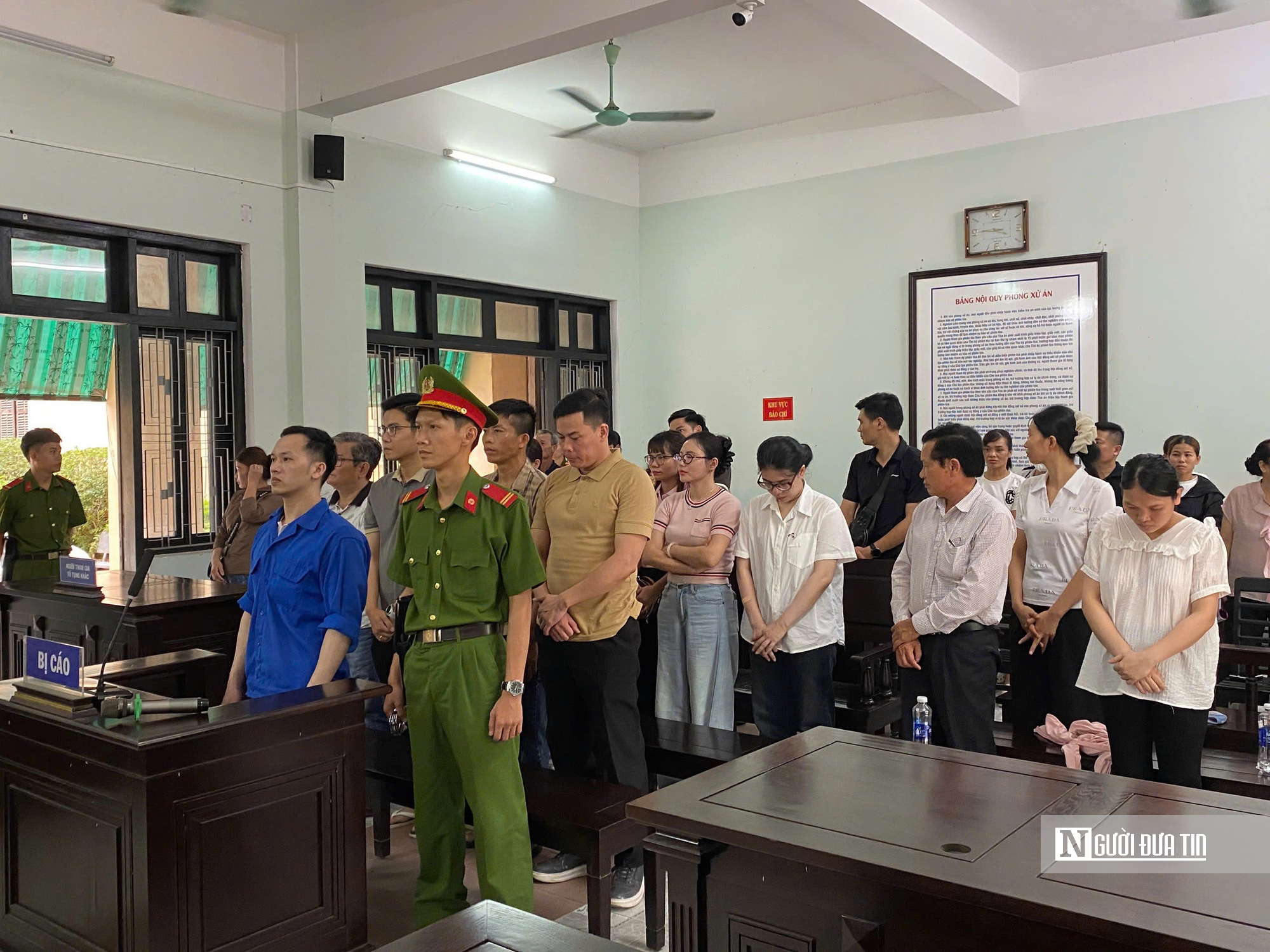 Tổ chức cho người khác xuất cảnh trái phép, 13 bị cáo lĩnh án- Ảnh 1. Tổ chức cho người khác xuất cảnh trái phép, 13 bị cáo lĩnh án- Ảnh 1.