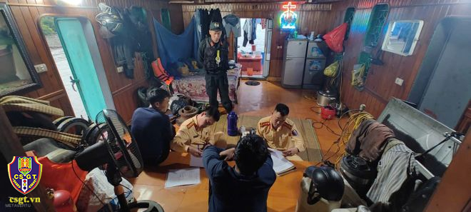 Bắt chủ tịch công ty bán hóa đơn khống để hợp thức hóa cát khai thác trái phép- Ảnh 1. Bắt chủ tịch công ty bán hóa đơn khống để hợp thức hóa cát khai thác trái phép- Ảnh 1.