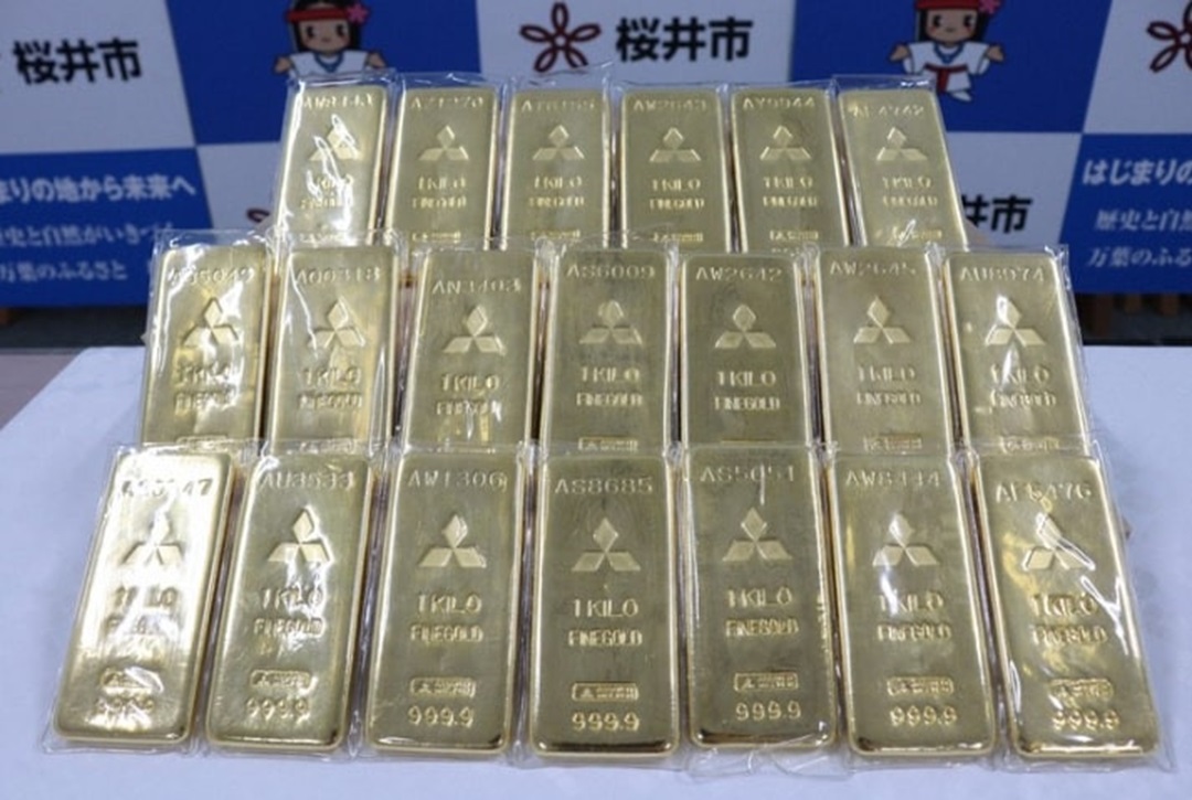Xôn xao cụ ông 70 tuổi mang túi vàng "khủng" gần 60 tỷ đến tặng cho thành phố- Ảnh 1. Xôn xao cụ ông 70 tuổi mang túi vàng "khủng" gần 60 tỷ đến tặng cho thành phố- Ảnh 1.