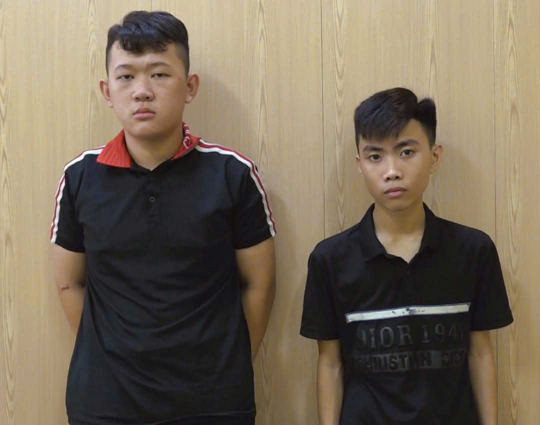 Tạm giữ 3 đối tượng trong nhóm thiếu niên vác dao chém người giữa đêm- Ảnh 2. Tạm giữ 3 đối tượng trong nhóm thiếu niên vác dao chém người giữa đêm- Ảnh 2.
