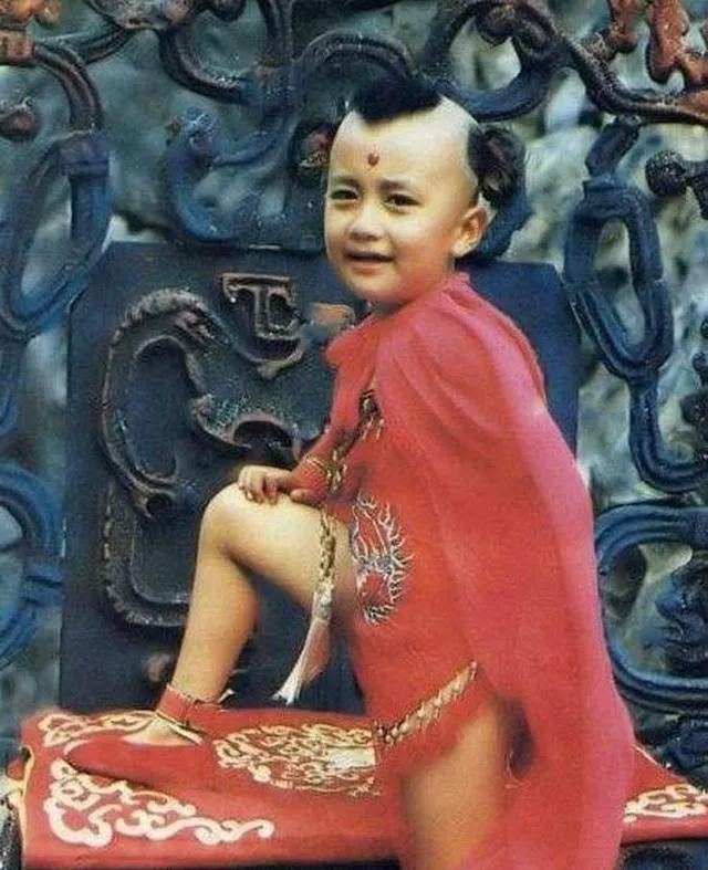 Tây Du Ký 1986: Cảnh phim nguy hiểm nhất khiến Lục Tiểu Linh Đồng suýt bị thiêu- Ảnh 4. Tây Du Ký 1986: Cảnh phim nguy hiểm nhất khiến Lục Tiểu Linh Đồng suýt bị thiêu- Ảnh 4.