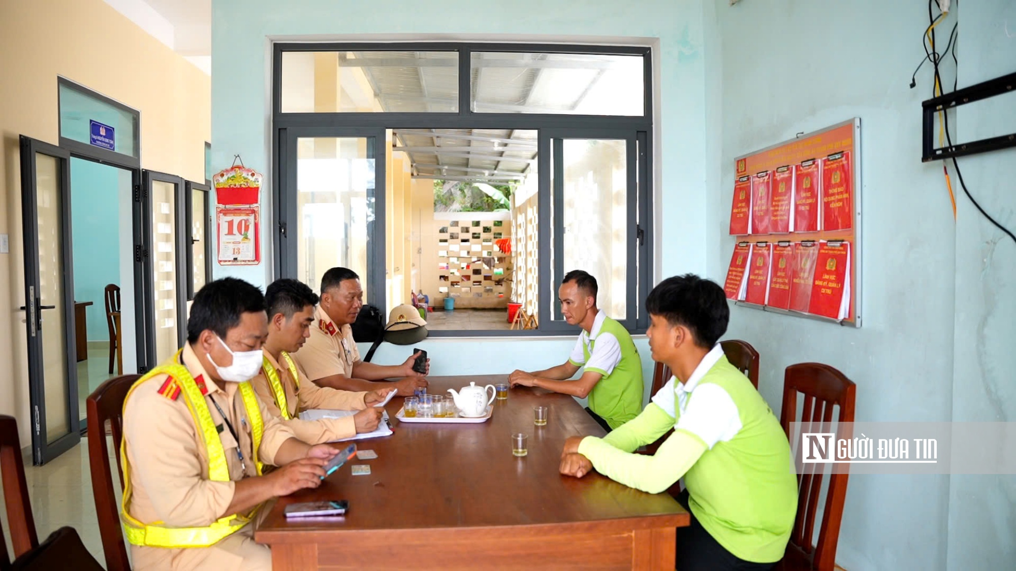 Sau loạt bài "Lo an toàn mùa cao điểm du lịch": Tăng cường kiểm tra, xử lý, tiêu hủy nhiều xe "hết đát"- Ảnh 4. Sau loạt bài "Lo an toàn mùa cao điểm du lịch": Tăng cường kiểm tra, xử lý, tiêu hủy nhiều xe "hết đát"- Ảnh 4.