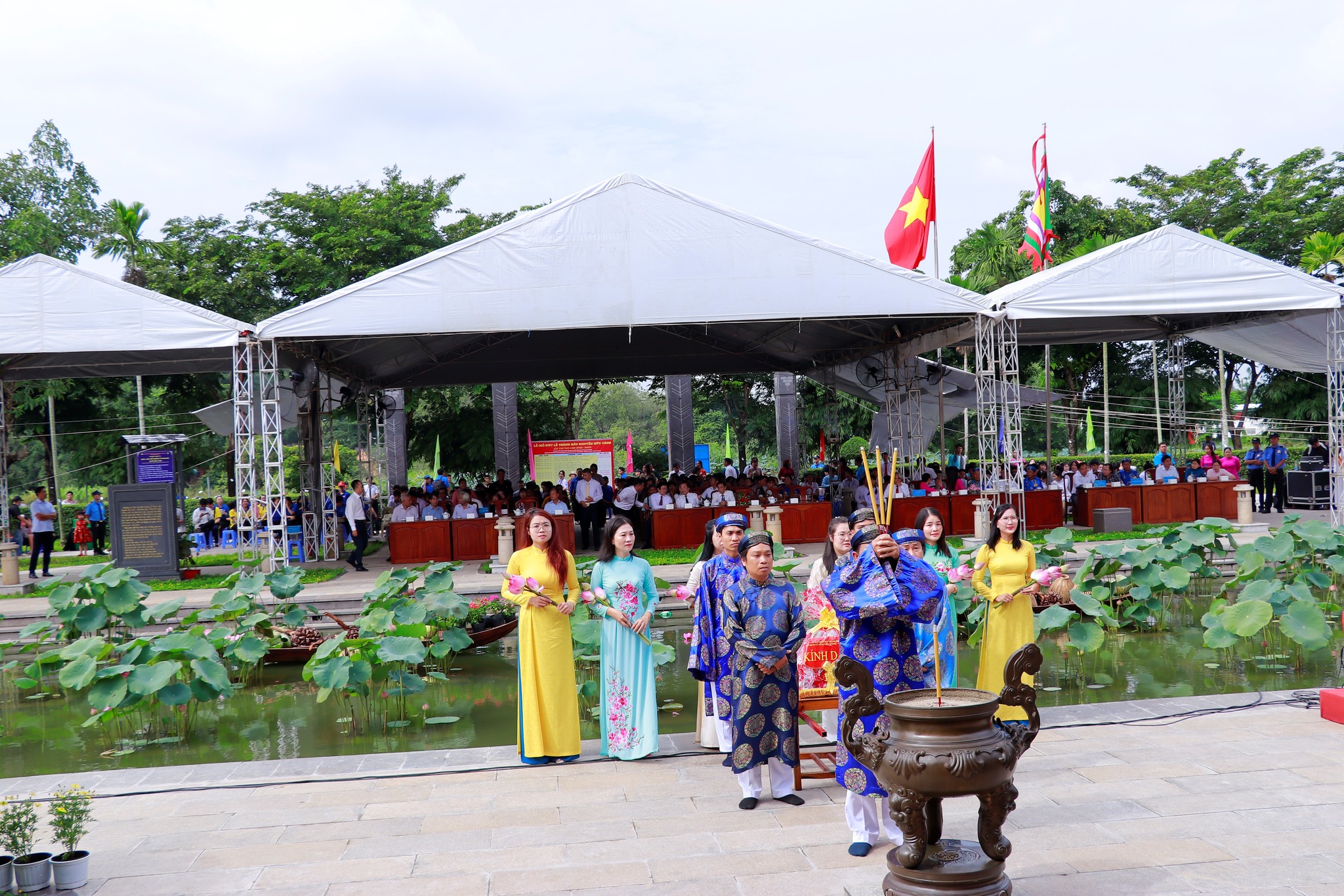 Lễ giỗ Đức Lễ Thành hầu Nguyễn Hữu Cảnh lần thứ 325- Ảnh 10. Lễ giỗ Đức Lễ Thành hầu Nguyễn Hữu Cảnh lần thứ 325- Ảnh 10.