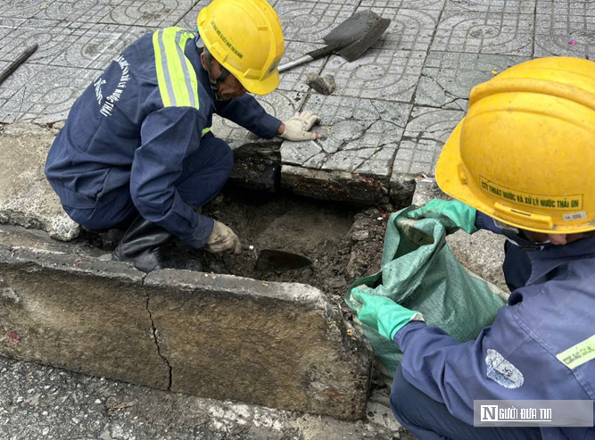 Theo chân lực lượng chống ngập Đà Nẵng trước bão số 1 áp sát- Ảnh 3. Theo chân lực lượng chống ngập Đà Nẵng trước bão số 1 áp sát- Ảnh 3.