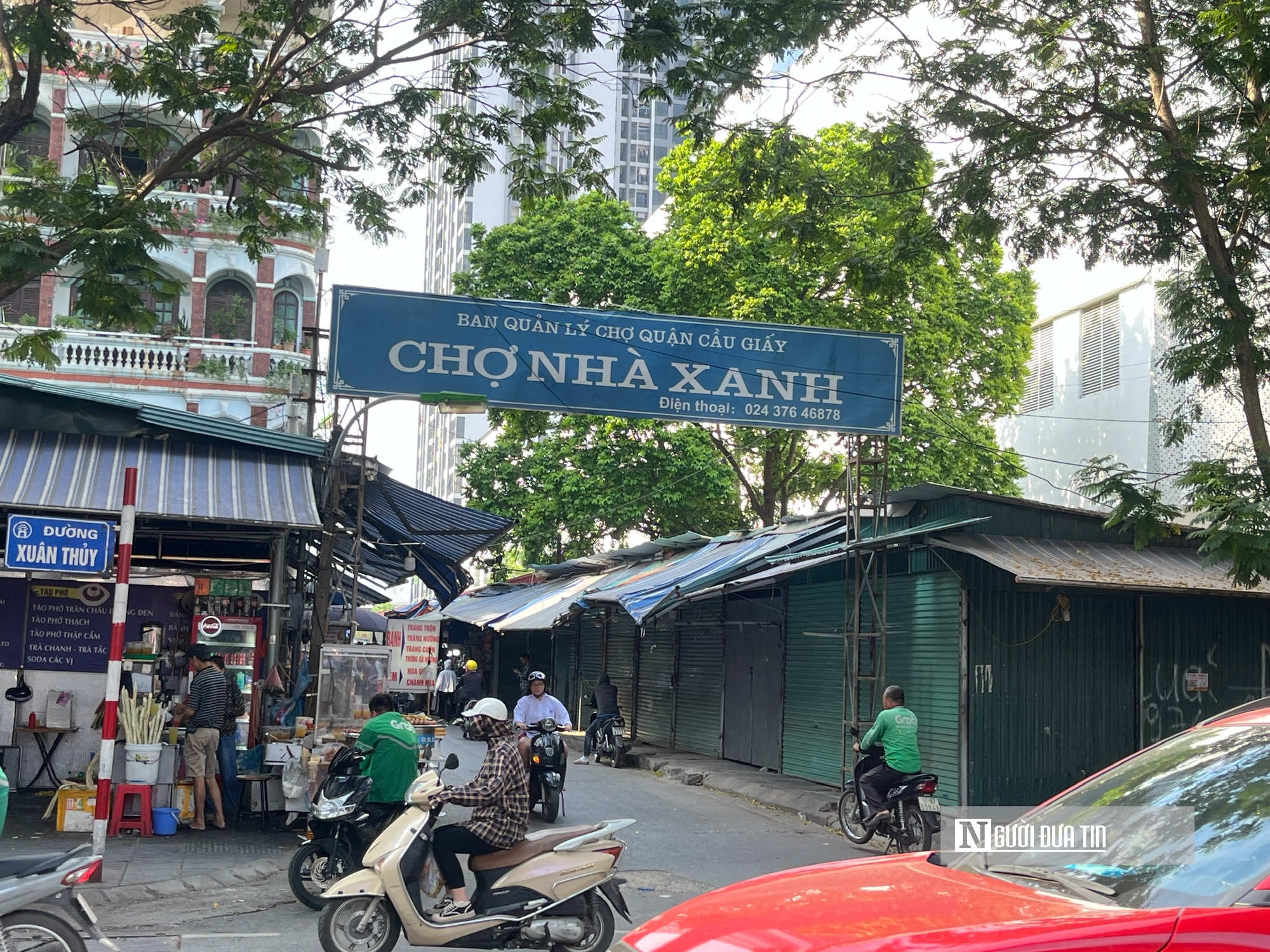 Cảnh hiếm thấy tại "chợ sinh viên" lớn nhất quận Cầu Giấy- Ảnh 1. Cảnh hiếm thấy tại "chợ sinh viên" lớn nhất quận Cầu Giấy- Ảnh 1.