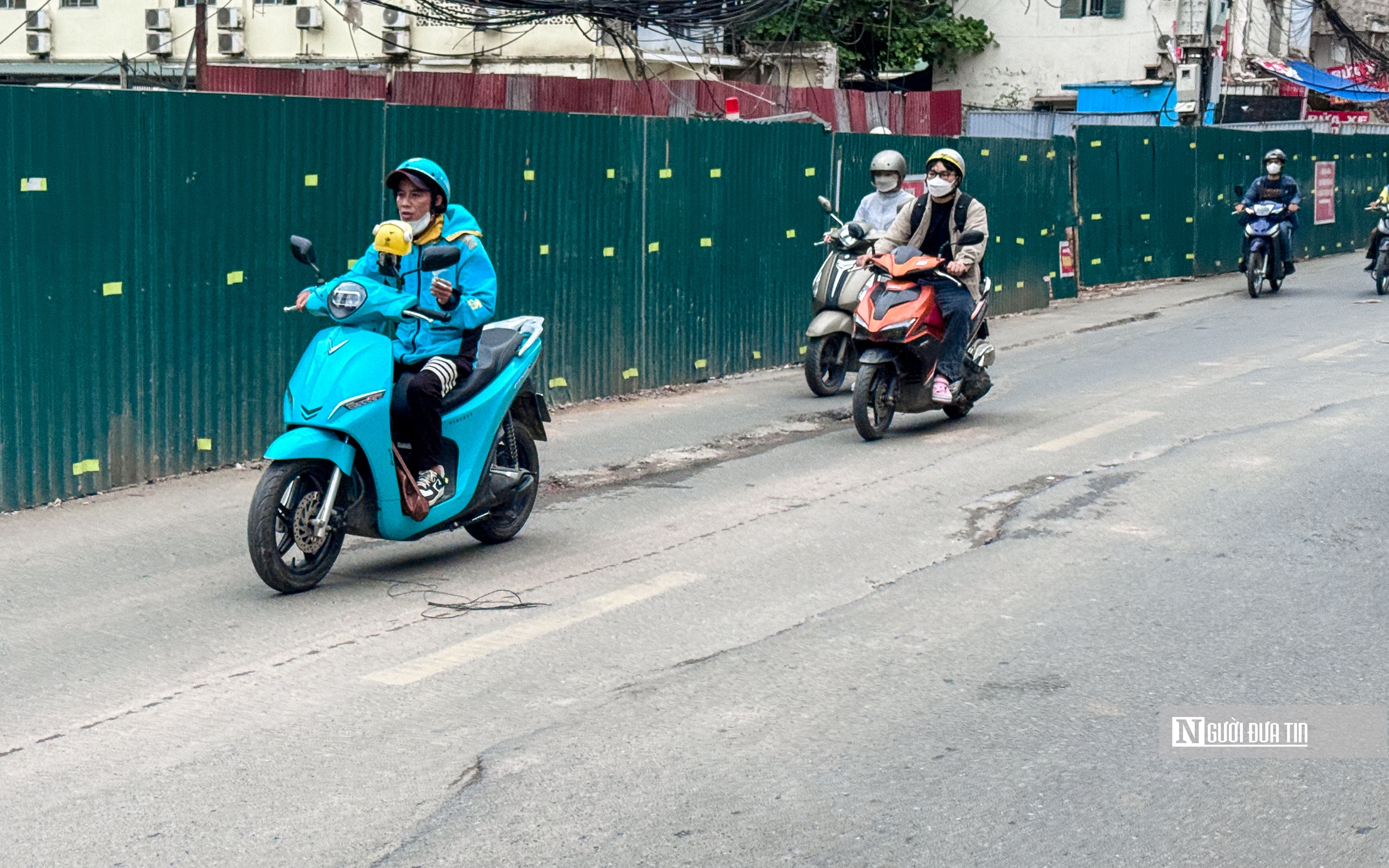 Hà Nội: Sụt lún, nứt toác đường Nguyễn Tuân- Ảnh 9. Hà Nội: Sụt lún, nứt toác đường Nguyễn Tuân- Ảnh 9.