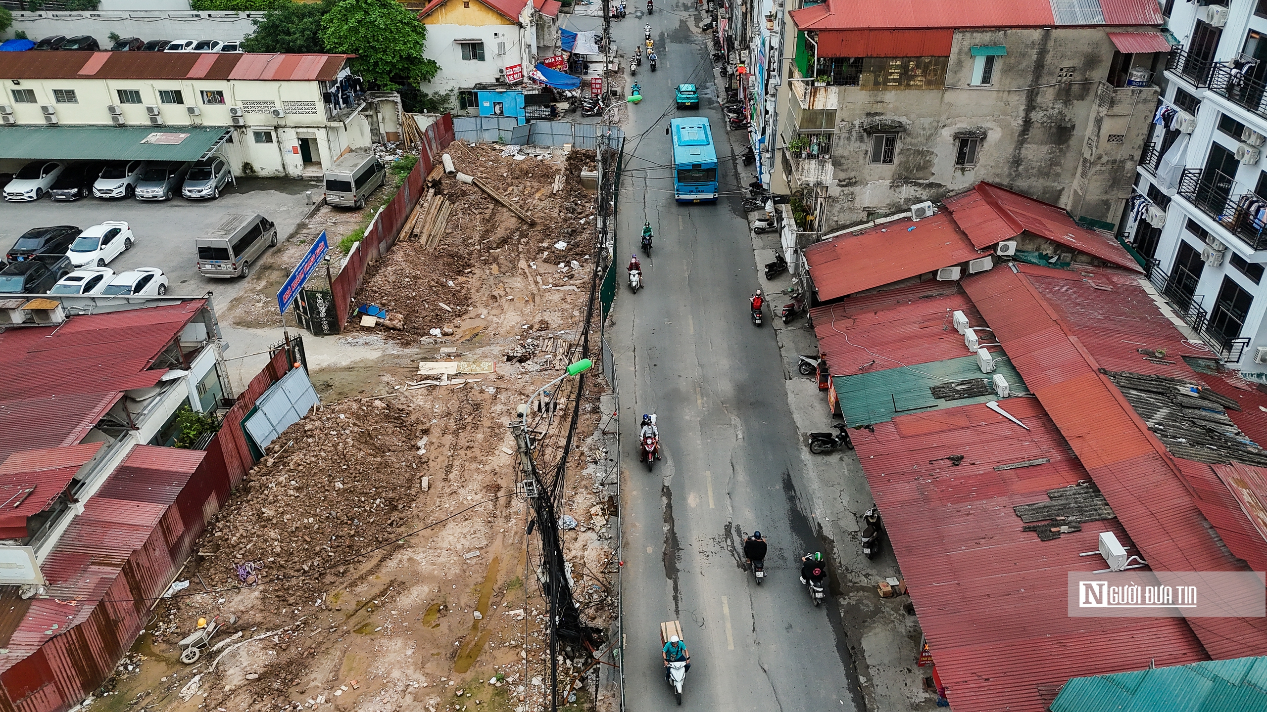 Hà Nội: Sụt lún, nứt toác đường Nguyễn Tuân- Ảnh 3. Hà Nội: Sụt lún, nứt toác đường Nguyễn Tuân- Ảnh 3.