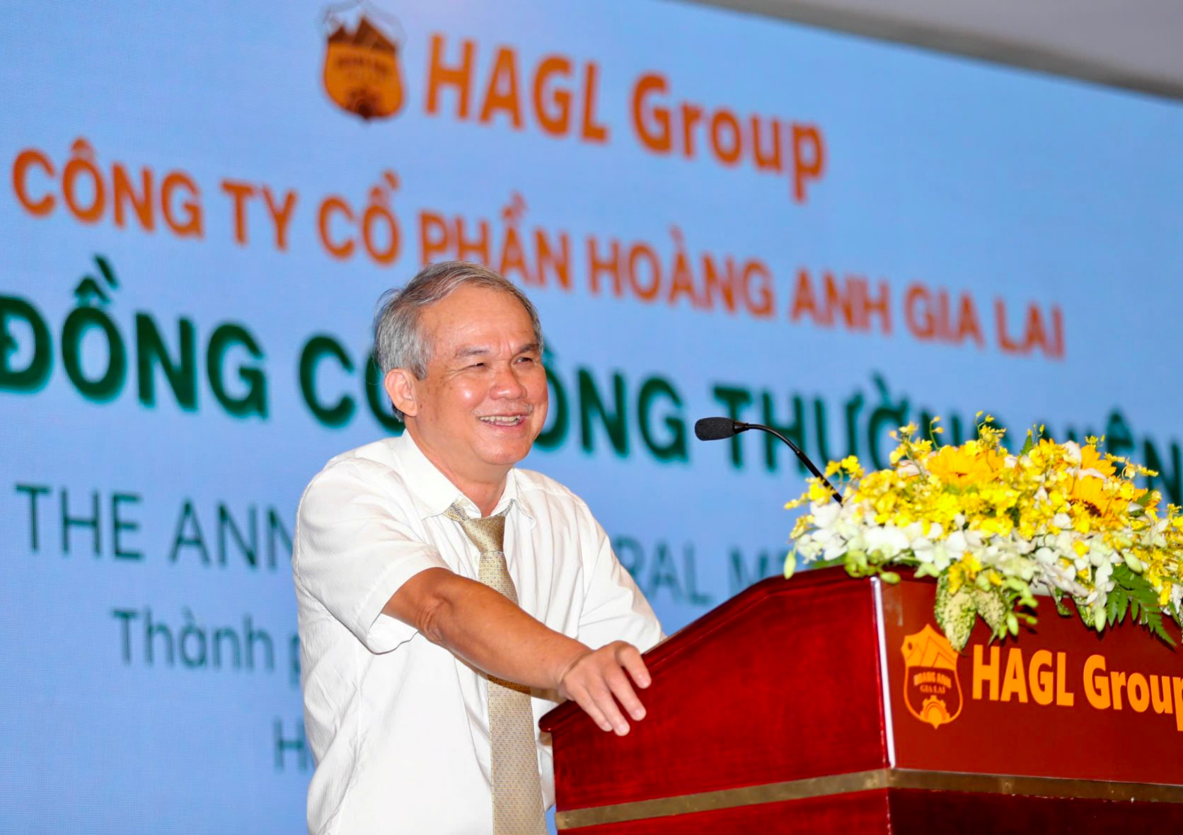 Bầu Đức chi 130 tỷ đồng gom 10 triệu cổ phiếu HAGL- Ảnh 1. Bầu Đức chi 130 tỷ đồng gom 10 triệu cổ phiếu HAGL- Ảnh 1.