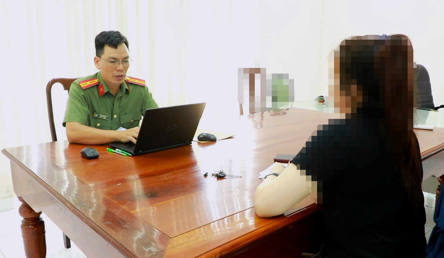 Từ đơn hàng quà tặng "0 đồng", người phụ nữ sập bẫy lừa đảo- Ảnh 2. Từ đơn hàng quà tặng "0 đồng", người phụ nữ sập bẫy lừa đảo- Ảnh 2.