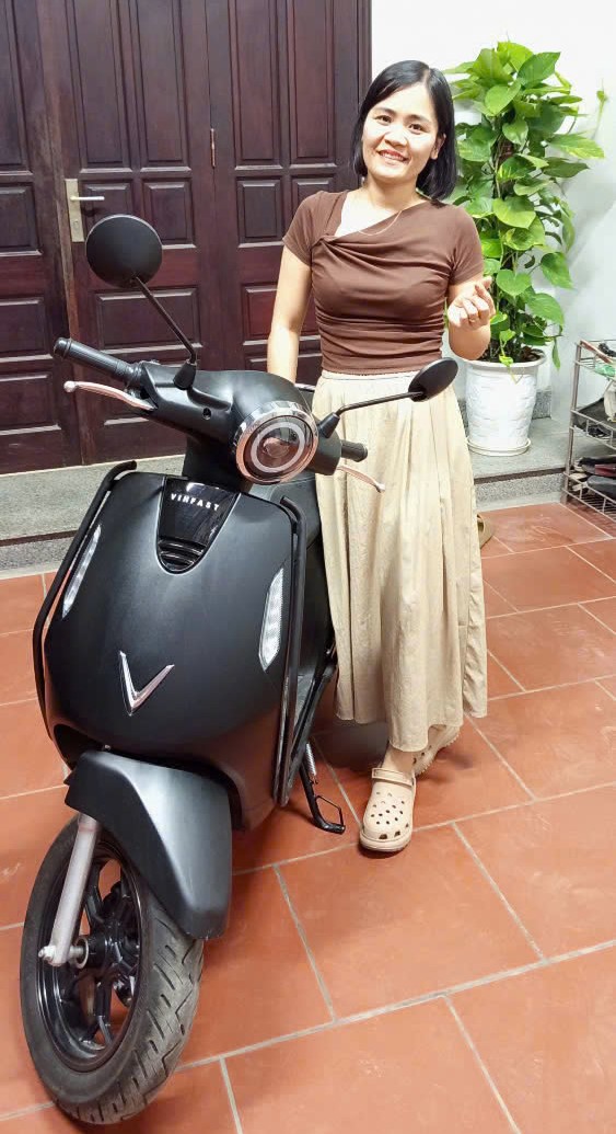 Mua VinFast Evo Lite Neo cho con đi học, phụ huynh chia sẻ: “Đẹp, tiết kiệm và đáng tin”- Ảnh 1. Mua VinFast Evo Lite Neo cho con đi học, phụ huynh chia sẻ: “Đẹp, tiết kiệm và đáng tin”- Ảnh 1.