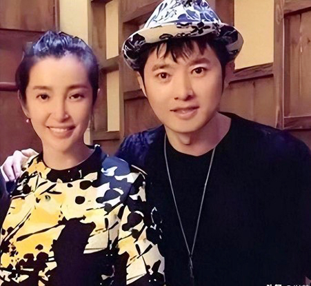 Nam thần chán showbiz, rẽ hướng mở quán lẩu và cái kết không ngờ- Ảnh 4. Nam thần chán showbiz, rẽ hướng mở quán lẩu và cái kết không ngờ- Ảnh 4.