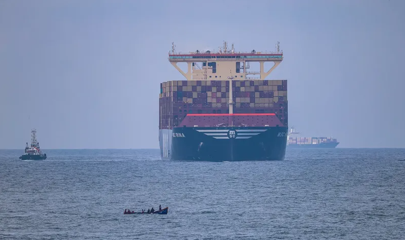 Cận cảnh tàu container lớn nhất thế giới: “Tay chơi” đáng gờm trong vận tải biển toàn cầu- Ảnh 7. Cận cảnh tàu container lớn nhất thế giới: “Tay chơi” đáng gờm trong vận tải biển toàn cầu- Ảnh 7.