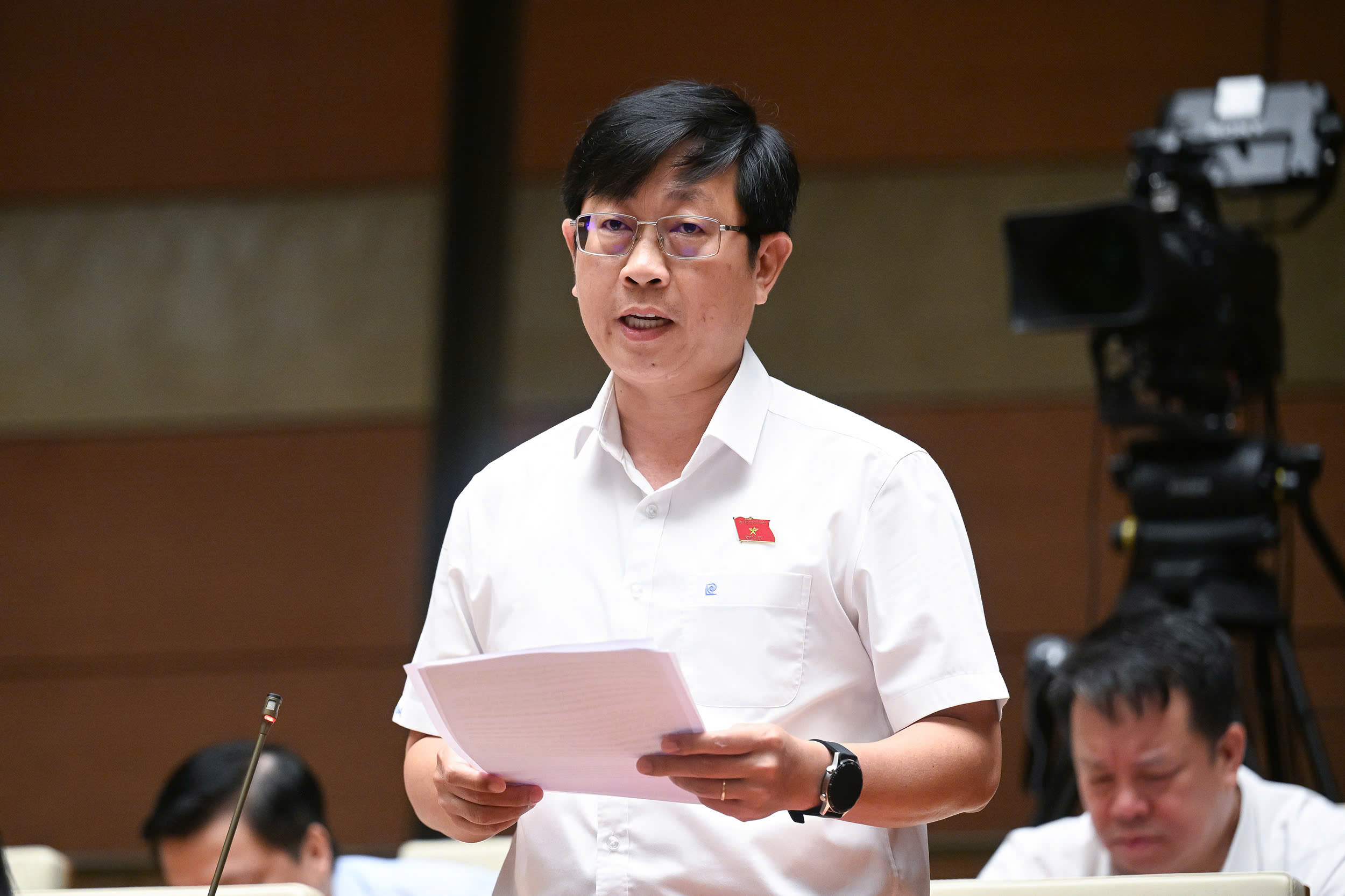 Trước khi bấm nút cho quyết định lịch sử: Đại biểu trăn trở về kết nối vùng sau sáp nhập- Ảnh 1. Trước khi bấm nút cho quyết định lịch sử: Đại biểu trăn trở về kết nối vùng sau sáp nhập- Ảnh 1.