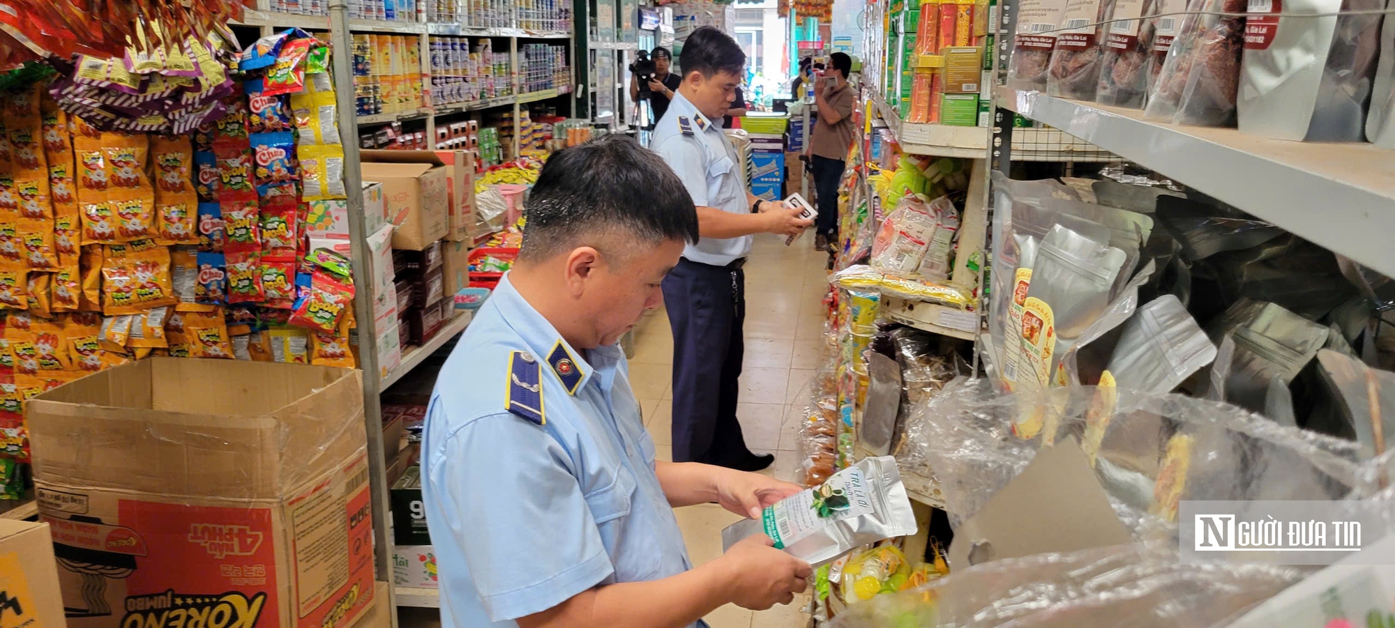 "Không có vùng cấm" trong chống buôn lậu, hàng giả- Ảnh 2. "Không có vùng cấm" trong chống buôn lậu, hàng giả- Ảnh 2.
