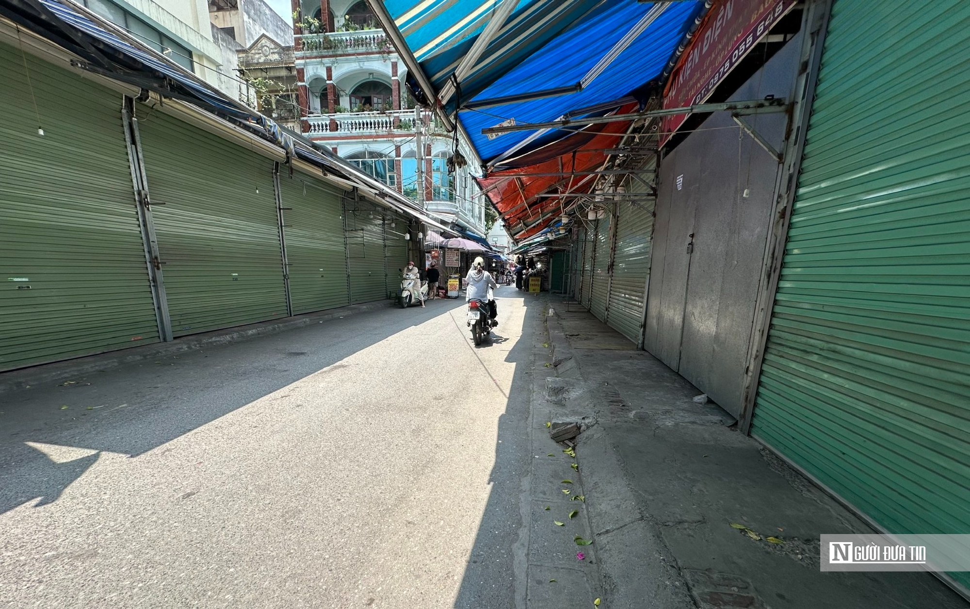 Tiểu thương đồng loạt "đóng cửa nằm im", vì đâu nên nỗi? - Ảnh 1. Tiểu thương đồng loạt "đóng cửa nằm im", vì đâu nên nỗi? - Ảnh 1.