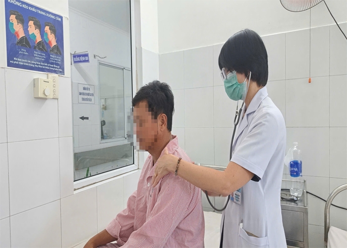 Ho kéo dài suốt 5 tháng, người đàn ông phát hiện dị vật "khó tin"- Ảnh 1. Ho kéo dài suốt 5 tháng, người đàn ông phát hiện dị vật "khó tin"- Ảnh 1.