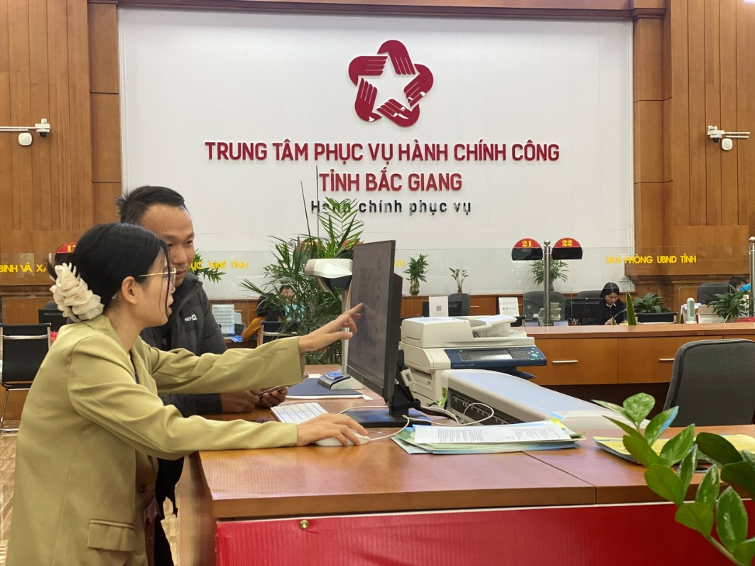 Bắc Giang tiếp tục đứng trong Top 5 tỉnh có chất lượng điều hành tốt nhất năm 2024- Ảnh 1. https://hcc.bacgiang.gov.vn/documents/13400297/23842416/1740471535216_120250217095429.jpg/6e3586dc-a632-46bb-a452-45de067e4f63?t=1740471535222