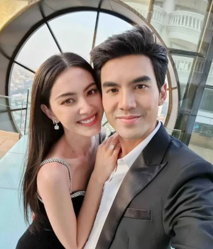 "Nàng thơ" của Sơn Tùng bất ngờ thông báo đính hôn- Ảnh 1. "Nàng thơ" của Sơn Tùng bất ngờ thông báo đính hôn- Ảnh 1.
