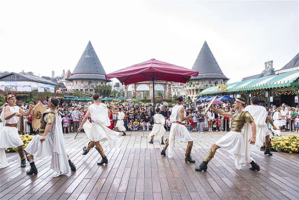 Show “Dư âm” lấy cảm hứng từ hoàng hậu Pháp Marie Antoinette trên đỉnh Bà Nà khiến khán giả mê mẩn- Ảnh 9. C:\Users\haht02\Desktop\Show BN-rz\MAY00512.jpg