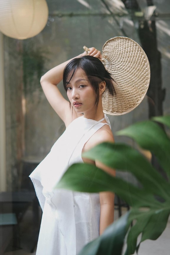 "Người yêu mới" kém 13 tuổi khiến Quốc Trường rung động, sở hữu nhan sắc ấn tượng- Ảnh 8. "Người yêu mới" kém 13 tuổi khiến Quốc Trường rung động, sở hữu nhan sắc ấn tượng- Ảnh 8.