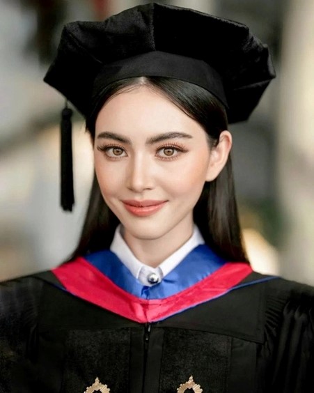 "Nàng thơ" của Sơn Tùng bất ngờ thông báo đính hôn- Ảnh 9. "Nàng thơ" của Sơn Tùng bất ngờ thông báo đính hôn- Ảnh 9.