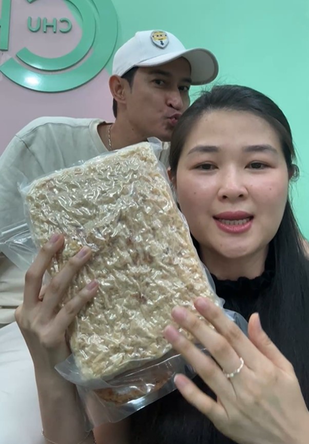 Thực hư chuyện Huy Khánh và Mạc Anh Thư tái hôn sau 3 tháng chia tay?- Ảnh 2. Thực hư chuyện Huy Khánh và Mạc Anh Thư tái hôn sau 3 tháng chia tay?- Ảnh 2.