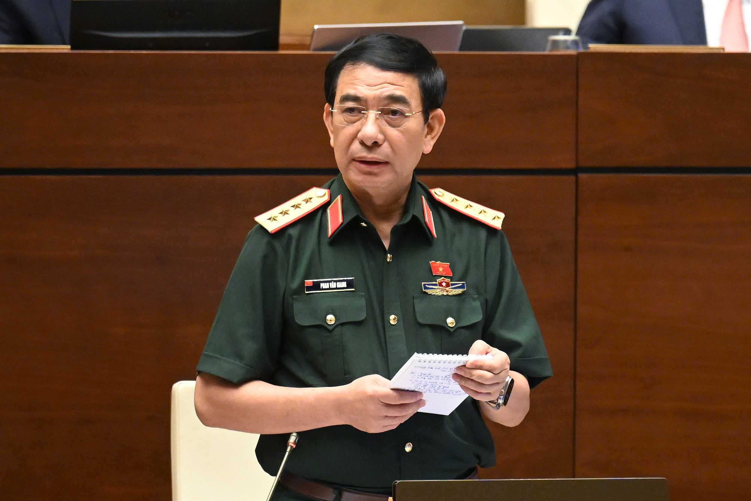 Trung tướng quân đội nói về công tác nhân sự tại Ban chỉ huy quân sự cấp xã- Ảnh 3. Trung tướng quân đội nói về công tác nhân sự tại Ban chỉ huy quân sự cấp xã- Ảnh 3.