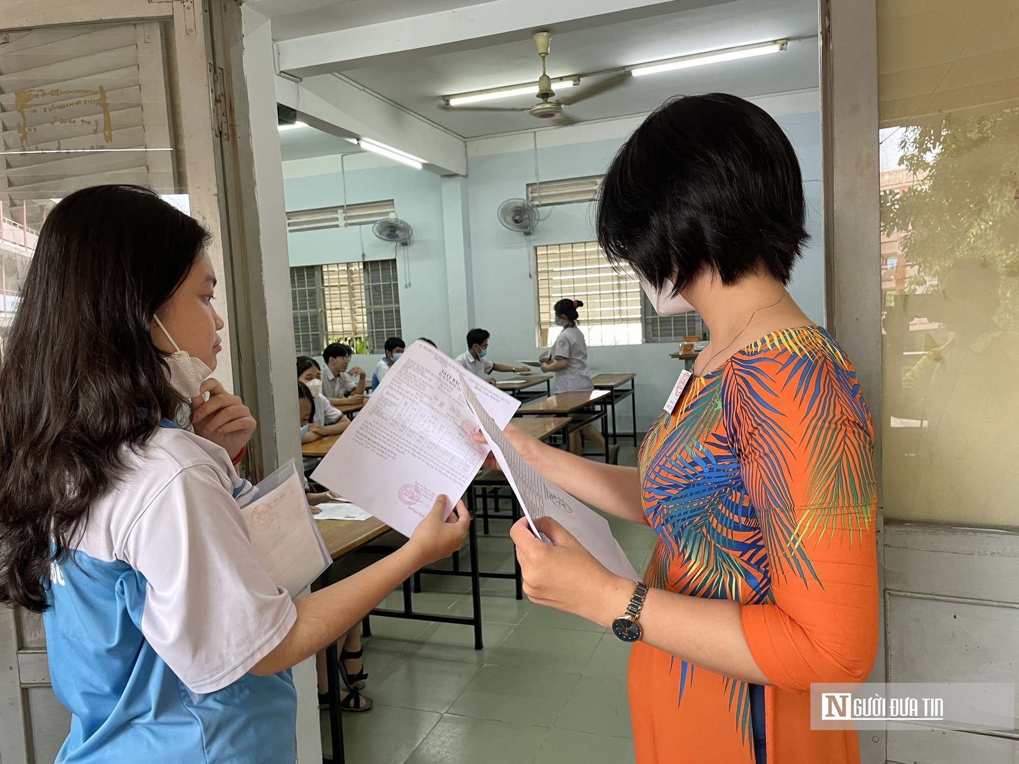 Nước rút ôn thi tốt nghiệp THPT 2025: Học sinh cần lưu ý gì để “ăn điểm” môn Ngữ văn?- Ảnh 1. Nước rút ôn thi tốt nghiệp THPT 2025: Học sinh cần lưu ý gì để “ăn điểm” môn Ngữ văn?- Ảnh 1.