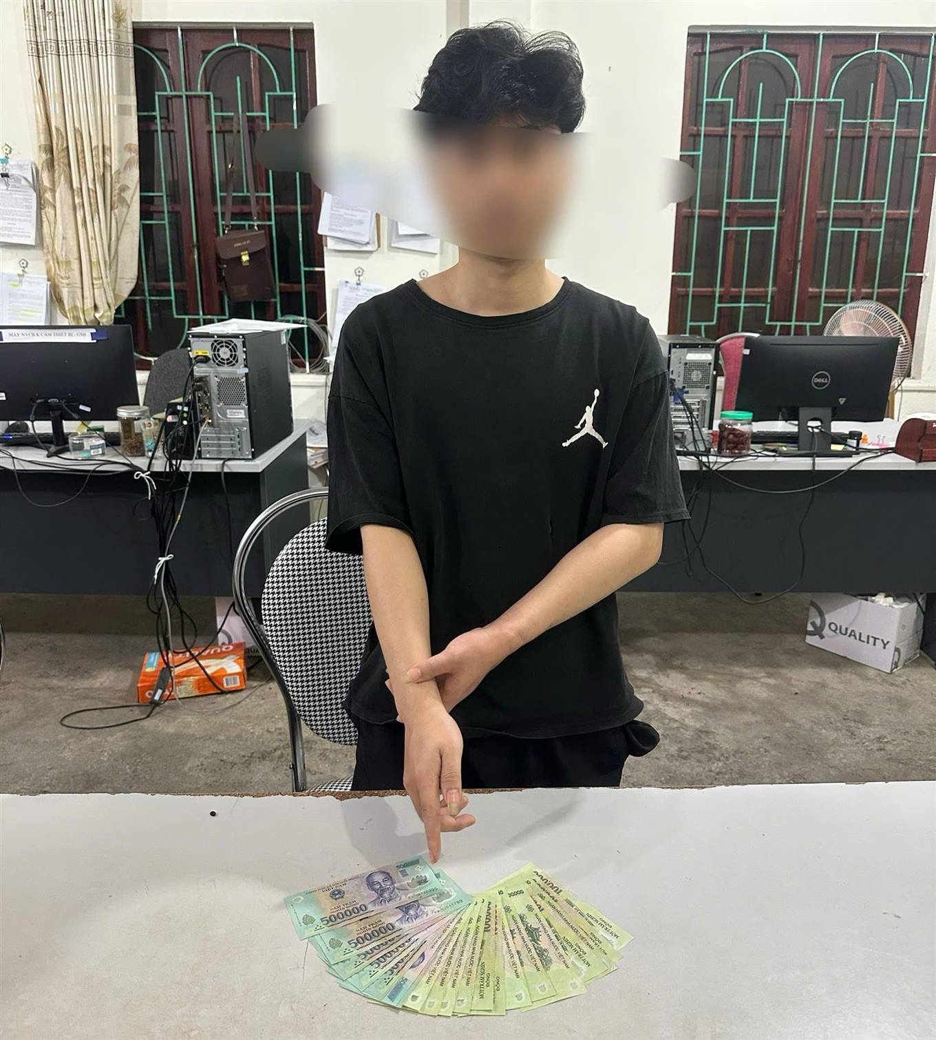 Người phụ nữ bị lừa 8 lần, mất gần 70 triệu đồng- Ảnh 1. Người phụ nữ bị lừa 8 lần, mất gần 70 triệu đồng- Ảnh 1.