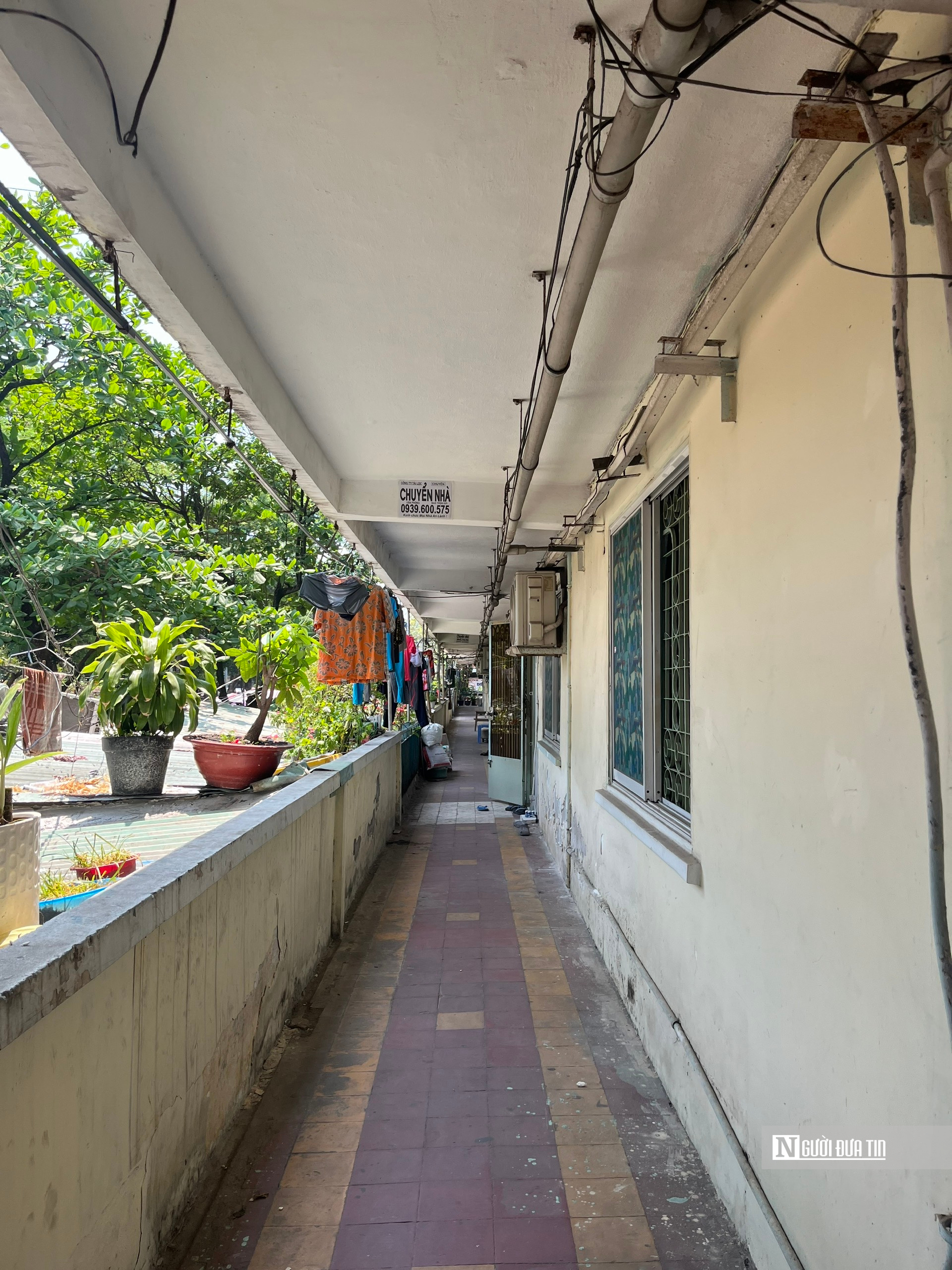 Loạt chung cư cũ chằng chịt dây điện, bịt kín lối thoát ở Tp.HCM sắp "lột xác"- Ảnh 8. Loạt chung cư cũ chằng chịt dây điện, bịt kín lối thoát ở Tp.HCM sắp "lột xác"- Ảnh 8.