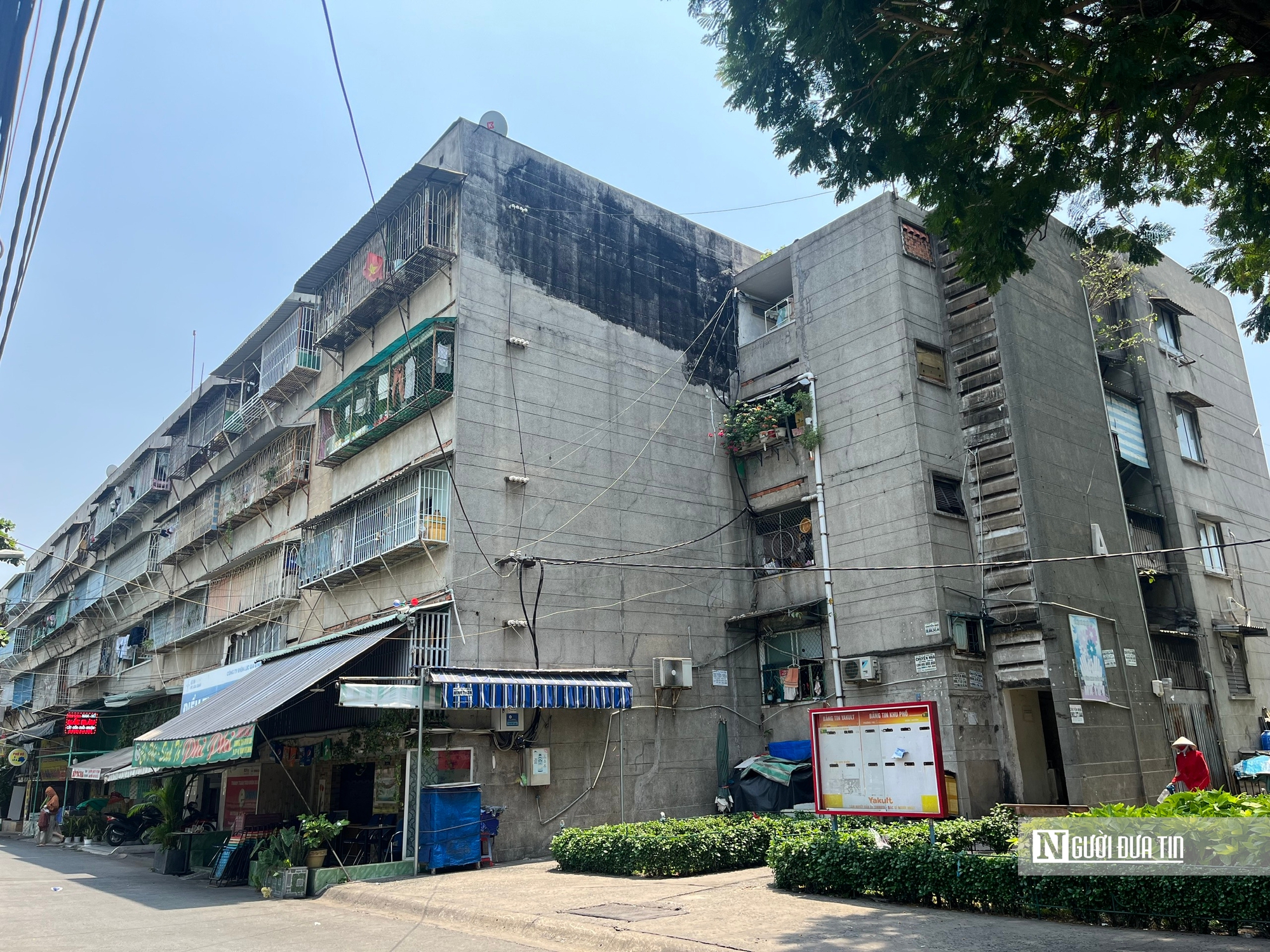 Loạt chung cư cũ chằng chịt dây điện, bịt kín lối thoát ở Tp.HCM sắp "lột xác"- Ảnh 13. Loạt chung cư cũ chằng chịt dây điện, bịt kín lối thoát ở Tp.HCM sắp "lột xác"- Ảnh 13.